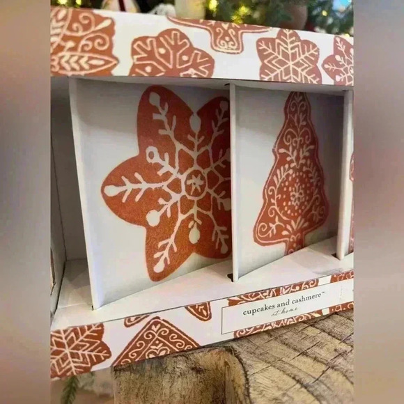 Cupcakes and Cashmere 4 Piece Holiday Gingerbread Theme Appetizer Plates - Picture 2 of 7